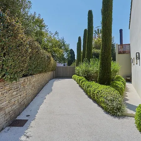 Villa Fortune, *